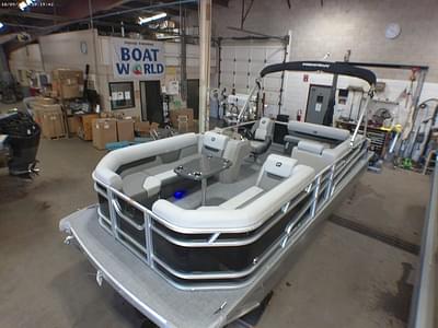 BOATZON | Princecraft Vectra 23 RL Swingback Lounge Pontoon  Mercury 4Stroke EFI 2025