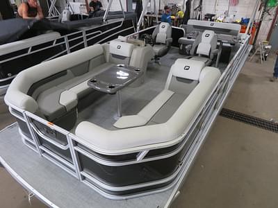 BOATZON | Princecraft Vectra 23 RL Swingback SS Pontoon  Mercury 4Stroke EFI 2025