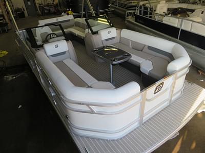 BOATZON | Princecraft Vectra 23 RL Swingback Windshield Tritoon Pontoon  Mercury 150HP 4Stroke 2024