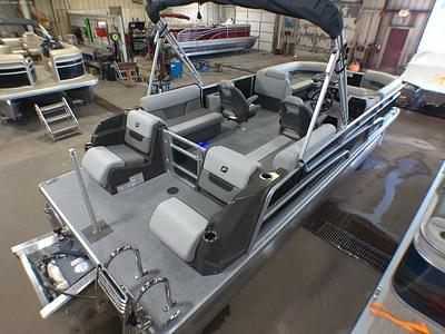 BOATZON | Princecraft Vectra 23 XT QuadRear Lounge Pontoon  Mercury 4Stroke EFI 2025