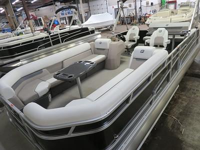 BOATZON | Princecraft Vectra 25 RL Swingback SS Tritoon Pontoon  Mercury 4Stroke EFI 2024