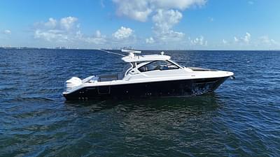 BOATZON | Pursuit 365 Dual Console 2019