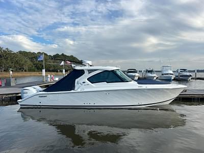 BOATZON | Pursuit DC 326 Dual Console 2024