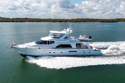 BOATZON | Queenship 72 Rayburn CPMY 2005 BOATZON | Queenship 72 Rayburn CPMY 2005