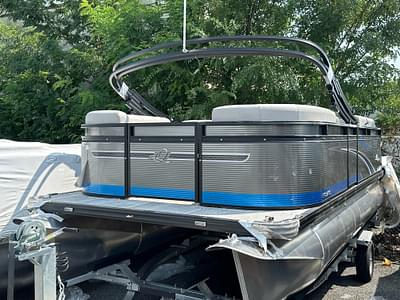 BOATZON | Qwest 818 Lanai LT 2023