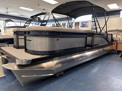 BOATZON | Qwest 8522 Lanai TriToon 2025 BOATZON | Qwest 8522 Lanai TriToon 2025