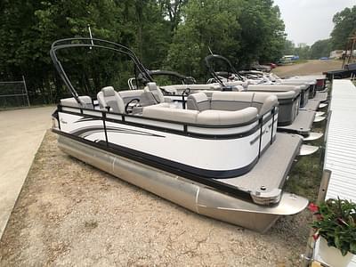 BOATZON | Qwest Pontoons 818 EClass RLS LT 2023