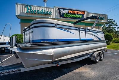 BOATZON | Qwest Pontoons 822 EClass Lanai LT 2023