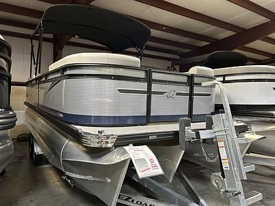 BOATZON | Qwest Pontoons 822 EClass RLS LT 2023