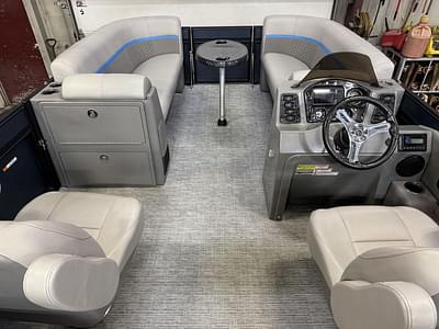 BOATZON | Qwest Pontoons 822 EClass RLS LT Pontoon 2023