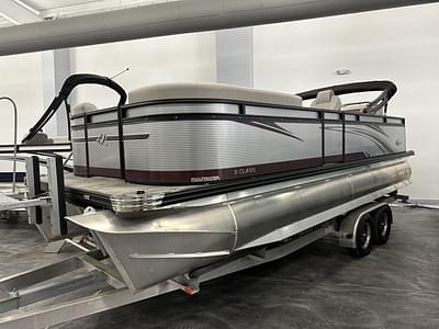 BOATZON | Qwest Pontoons 822 EClass Splash Pad LTZ 2023