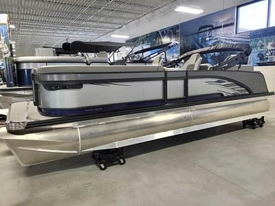 BOATZON | Qwest Pontoons 8522 MClass RLS Triple Tube RTZ 2023