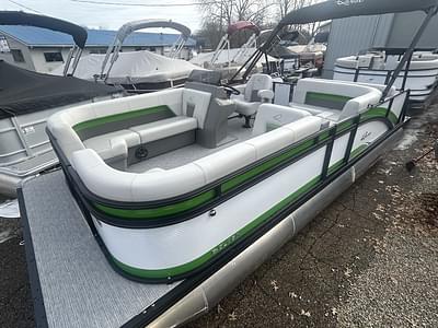 BOATZON | Qwest Pontoons E20 Lanai LT 2025