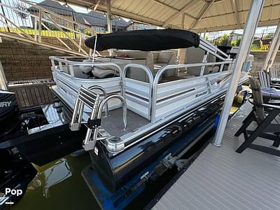 BOATZON | Ranger Boats Reata 223FC