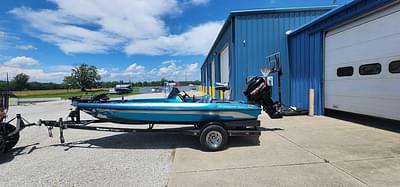 BOATZON | 1997 Ranger R82