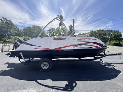 BOATZON | Razor 21 Ft 150 HP w Kitchenette  Grill Installed 2018