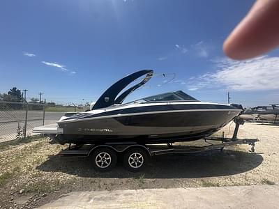 BOATZON | Regal 2300 2025