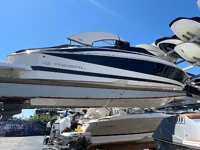 BOATZON | Regal 2500 Bowrider