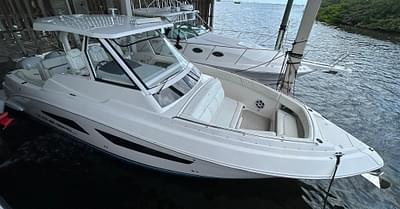 BOATZON | 2020 Regal 33 SAV