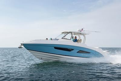 BOATZON | Regal 33 SAV 2026