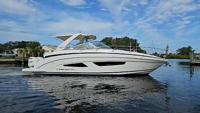 BOATZON | Regal 33 XO 2018