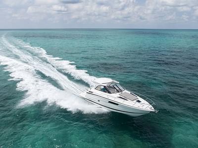 BOATZON | Regal 35 Sport Coupe 2017