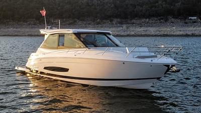 BOATZON | Regal 36 Grande Coupe 2021