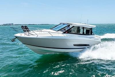 BOATZON | Regal 36 Grande Coupe 2022