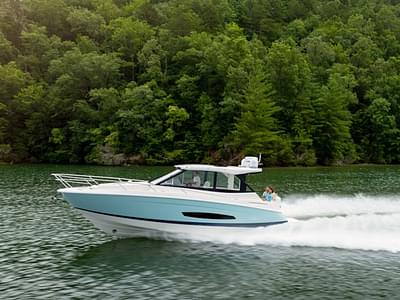 BOATZON | Regal 36 Grande Coupe 2025