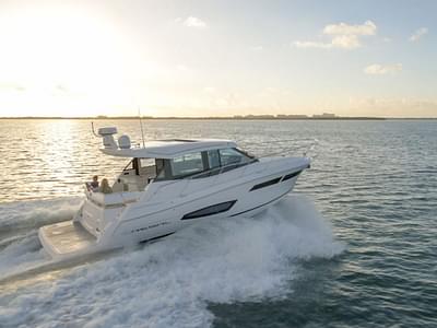BOATZON | Regal 38 Grande Coupe 2022