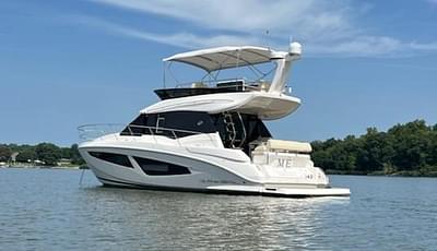 BOATZON | Regal 42 Fly 2021