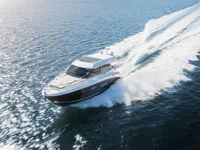 BOATZON | Regal 42 Grande Coupe 2022