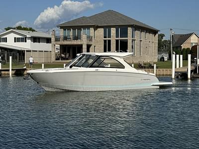 BOATZON | Regal LS36 2024 BOATZON | Regal LS36 2024