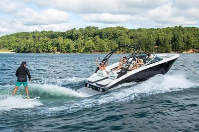BOATZON | Regal LS6 Surf 2026