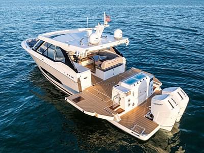 BOATZON | Regal LX43 2025