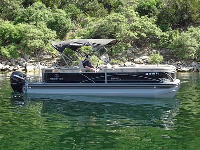 BOATZON | Regency 254 DL3 2016 BOATZON | Regency 254 DL3 2016