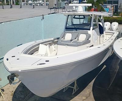 BOATZON | Regulator 41 2023 BOATZON | Regulator 41 2023