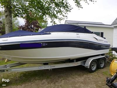 BOATZON | Rinker Captiva 216