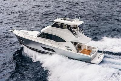 BOATZON | Riviera 54 Enclosed Flybridge 2022