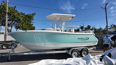 BOATZON | Robalo 232 Explorer 2025