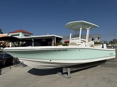 BOATZON | Robalo 246 Cayman 2016