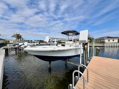 BOATZON | Robalo 246 Cayman 2019