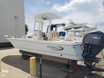 BOATZON | Robalo 246 Cayman