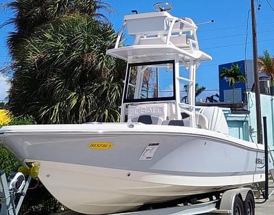 BOATZON | 2023 Robalo 246 Cayman SD