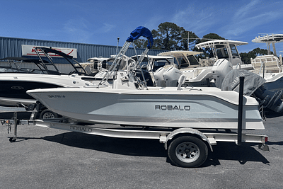 BOATZON | Robalo R160 2017