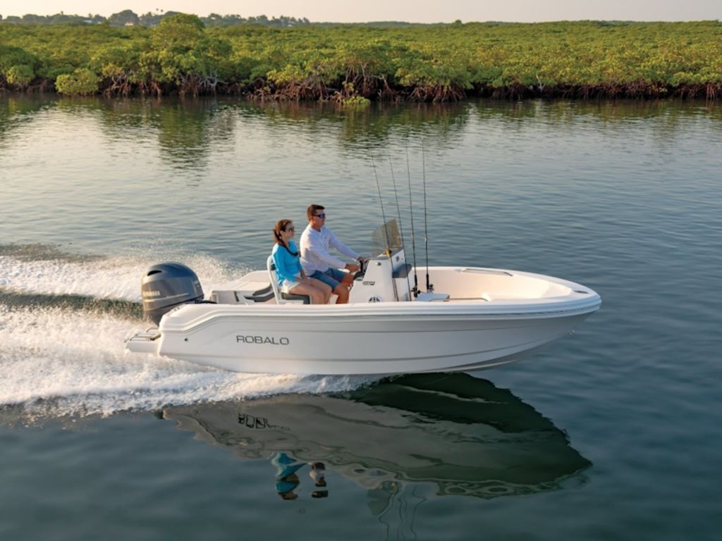 2025 Robalo R160 - Sold Boat