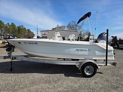 BOATZON | Robalo R160 Center Console 2018