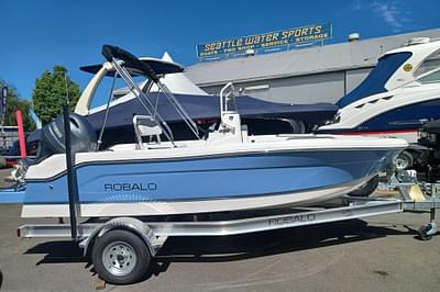 BOATZON | Robalo R160 Center Console 2025