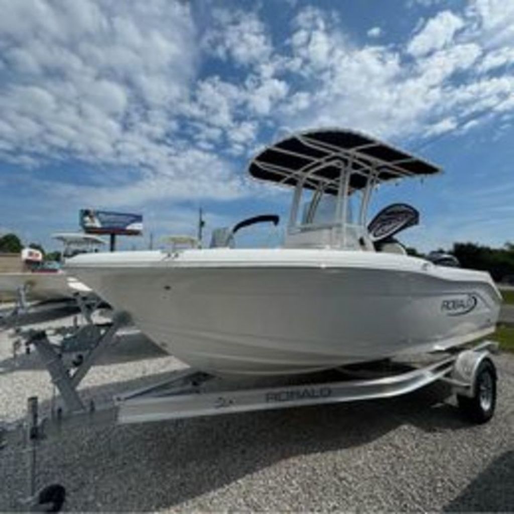 2024 Robalo R180 - Sold Boat