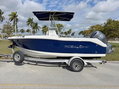 BOATZON | 2013 Robalo R180 Center Console